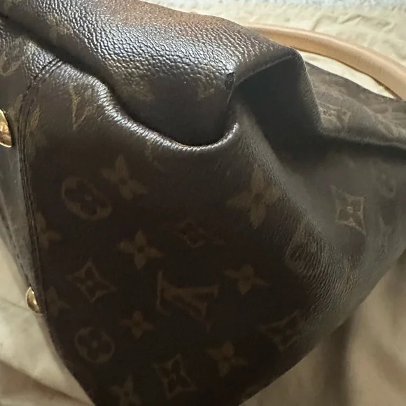 Louis Vuitton Artsy - Picture 15 of 16